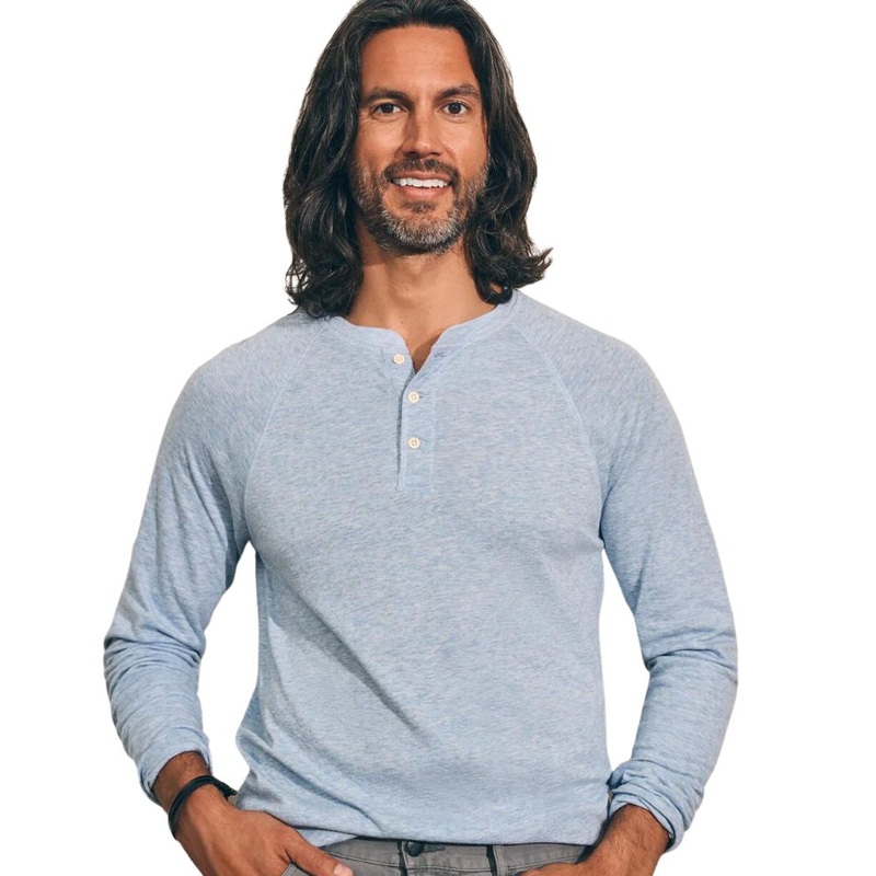 Faherty Men’s Cloud Cotton Long Sleeve Henley – Light Blue Heather