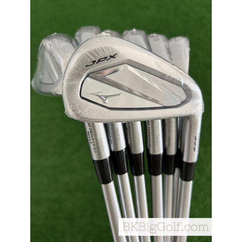NEW Mizuno JPX 925 Forged Iron Set 4-P / KBS Tour C-Taper Lite 110 Stiff