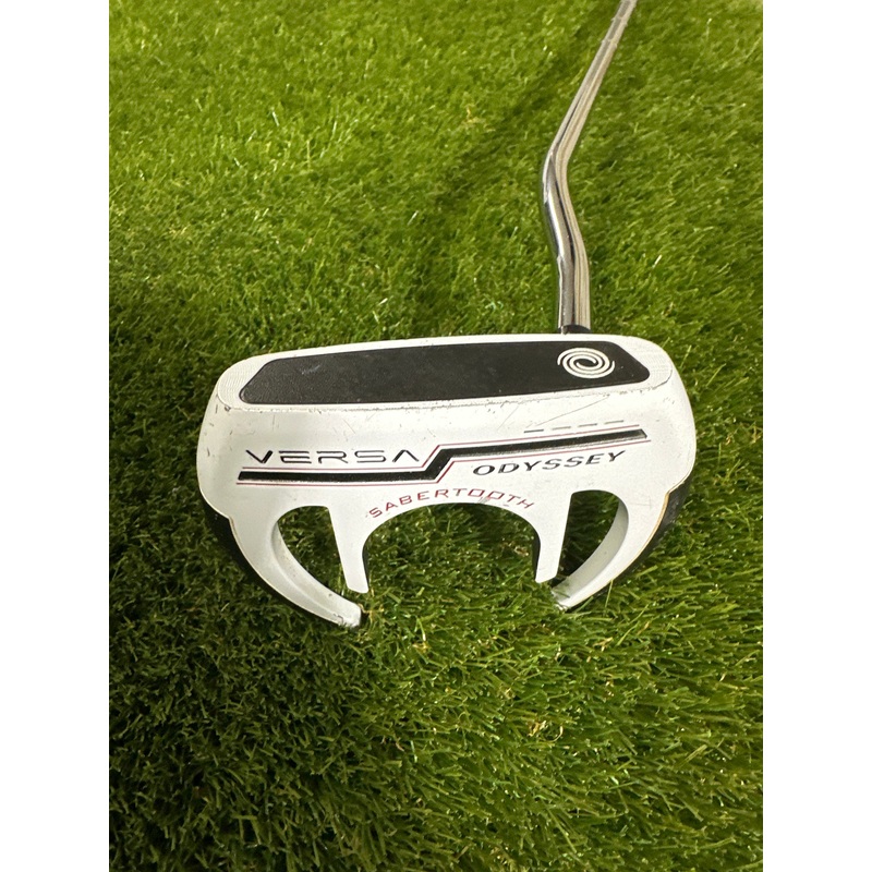Odyssey Versa Sabertooth 34″ Putter