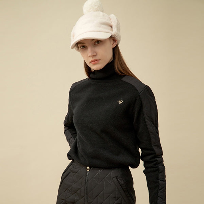 AOW Patch Pull-over Sweater